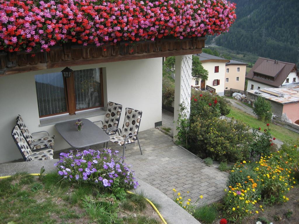 Apartamento Chasa Plajet Ramosch Exterior foto