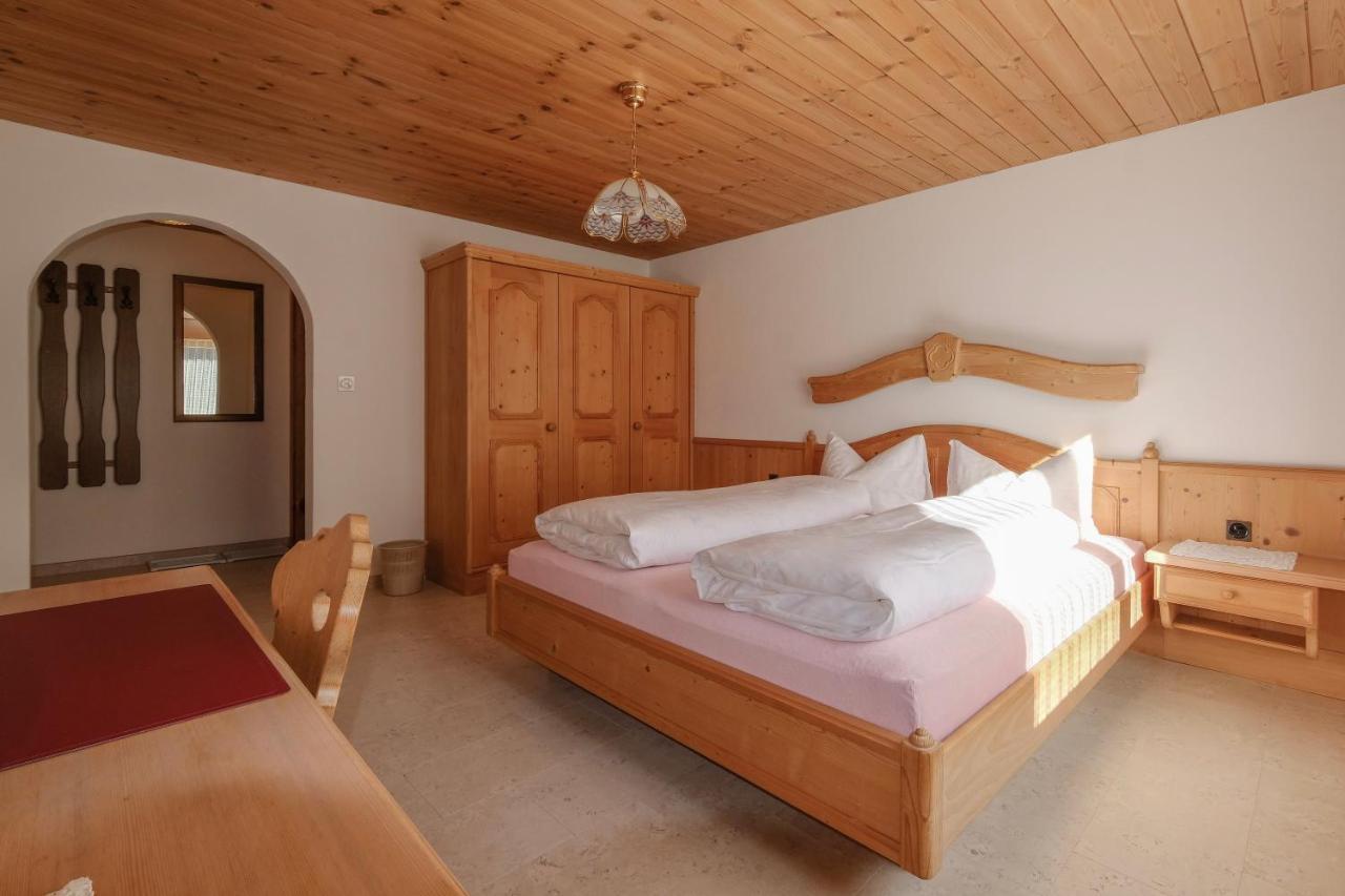 Apartamento Chasa Plajet Ramosch Exterior foto