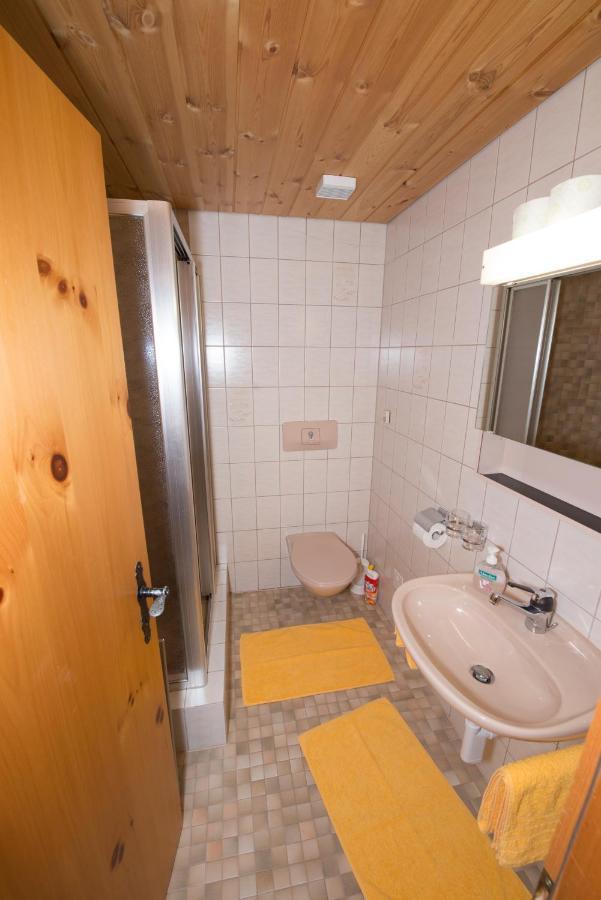 Apartamento Chasa Plajet Ramosch Exterior foto